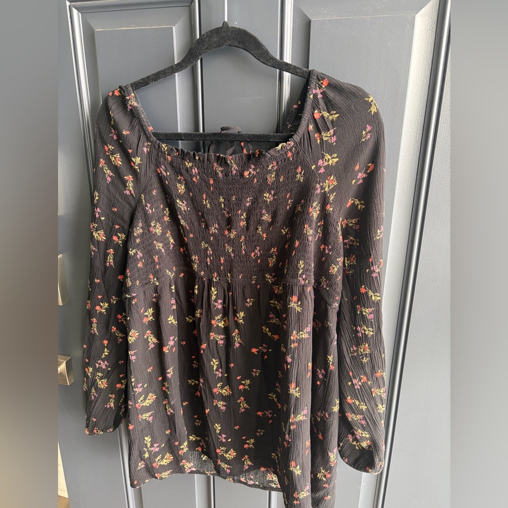 Sonoma large gauzy maternity top